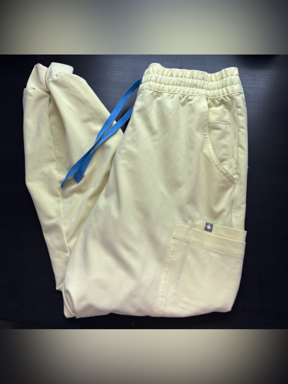 FIGS Women’s Set - Yellow Jogger Pants w/ Blue Drawstring * Top M & Pants L *